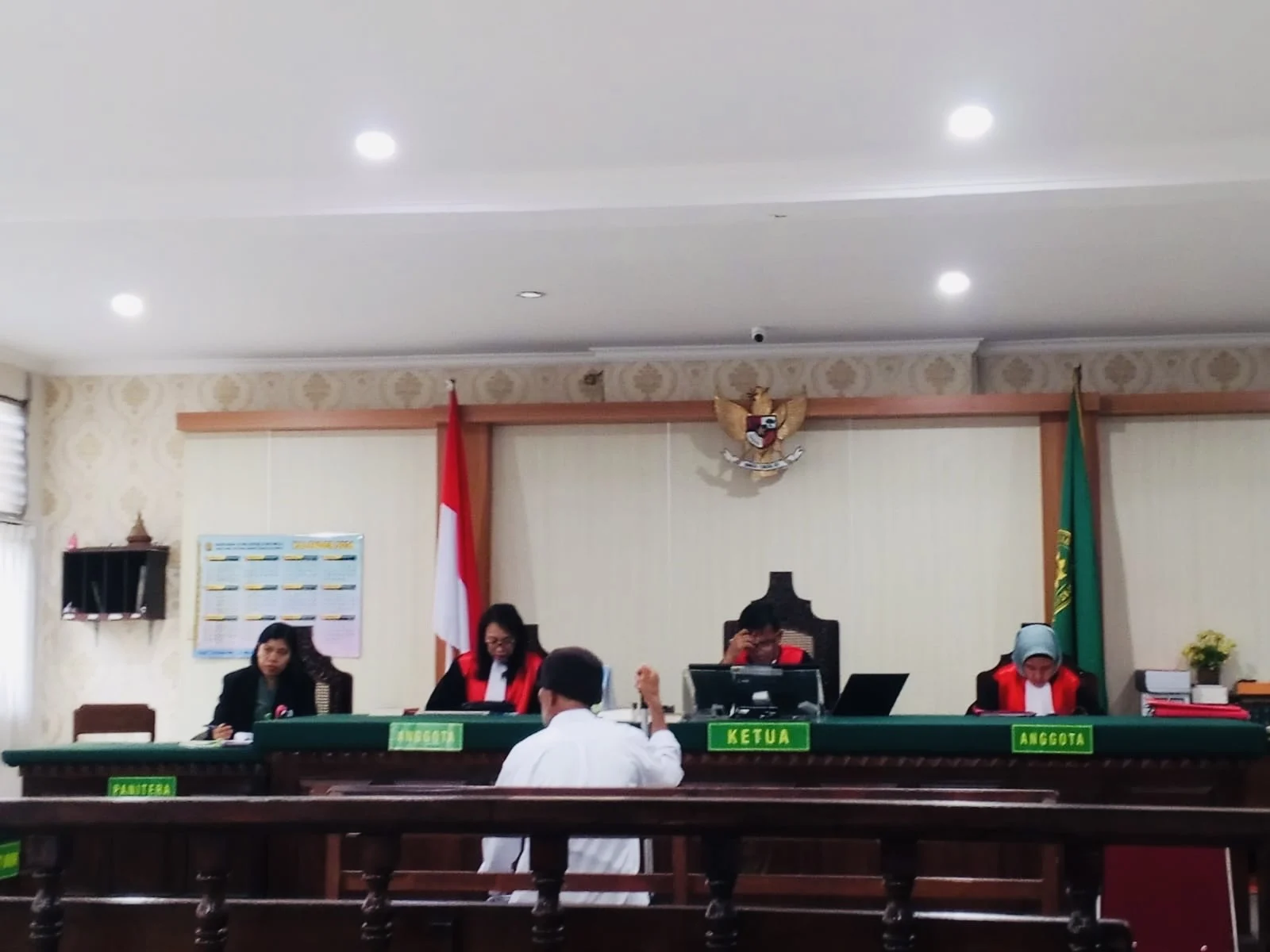 I Made Sulatra, I Nyoman Luput, penganiayaan kakak kandung, kasus penganiayaan berujung kematian, sidang PN Denpasar, Pengadilan Negeri Denpasar, kasus kriminal Badung, Banjar Jempeng Kauh, Desa Taman Abiansemal, Kabupaten Badung, JPU Eddy Ferari Wiranata,